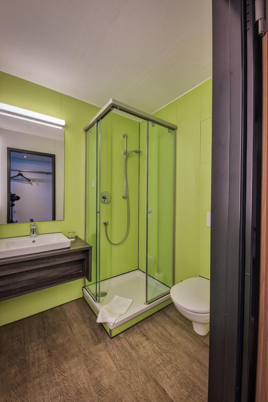 Economy-Hotel Улм Екстериор снимка